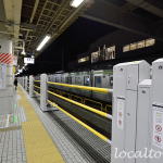 拝島駅の昇降式ホーム柵